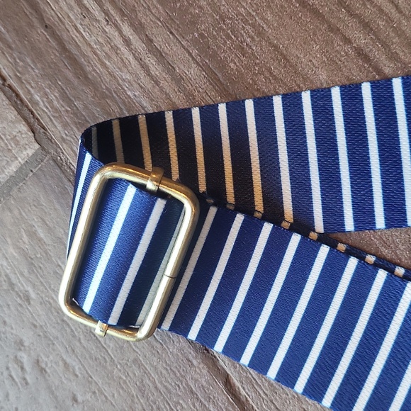 IZZY & LIV Powerful Women Crossbody Clutch Bag w/ Adjustable Strap Gold Accents - Picture 12 of 13